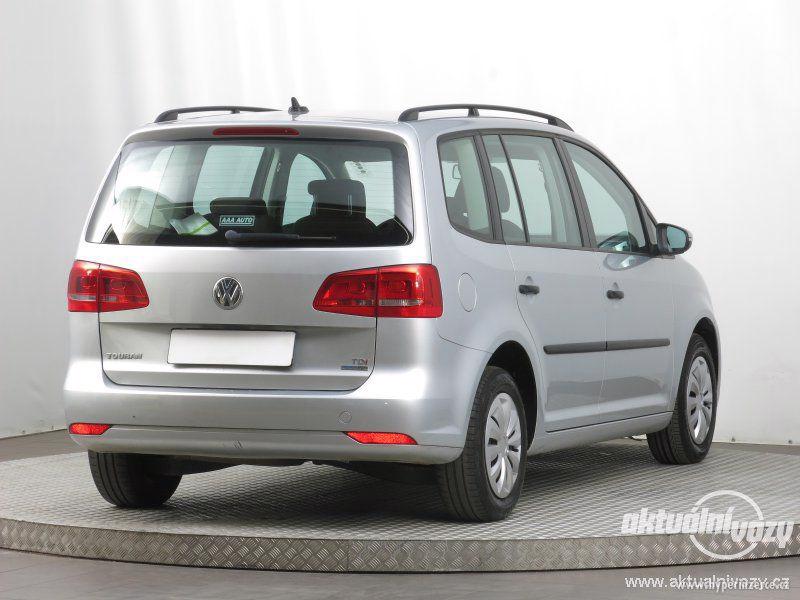 Volkswagen Touran 1.6, nafta, r.v. 2013 - foto 2