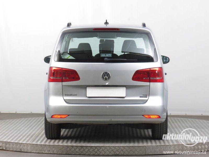 Volkswagen Touran 1.6, nafta, r.v. 2013 - foto 7