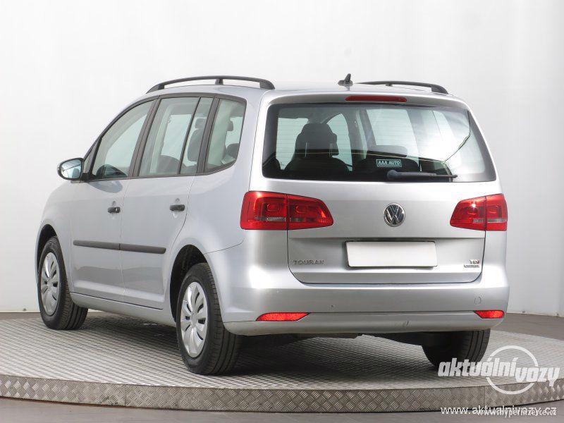 Volkswagen Touran 1.6, nafta, r.v. 2013 - foto 9