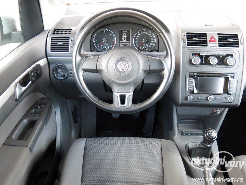 Volkswagen Touran 1.6, nafta, r.v. 2013 - foto 14