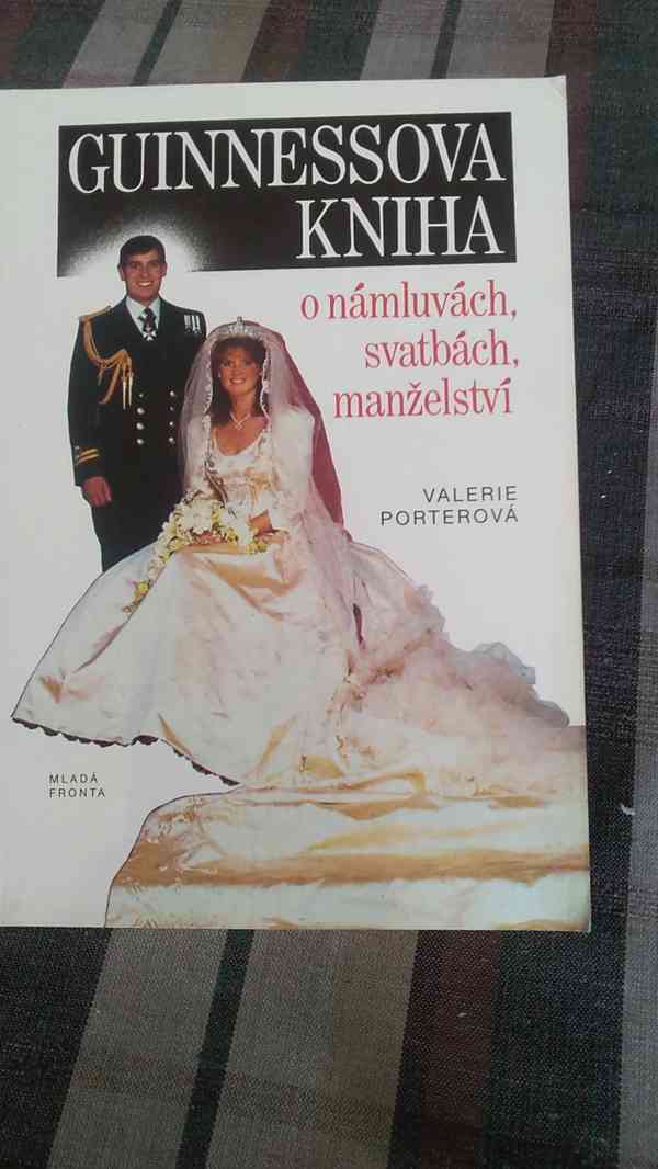 Guinnessova kniha o námluvách, svatbách, manželství. - foto 1