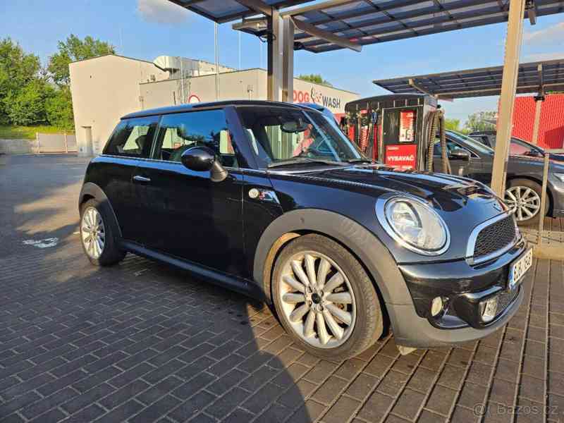 Mini Cooper S 135kW R56 po faceliftu - foto 7