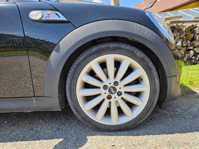 Mini Cooper S 135kW R56 po faceliftu - foto 37