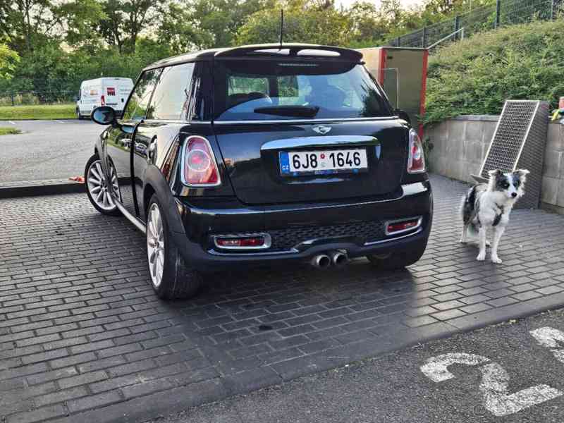 Mini Cooper S 135kW R56 po faceliftu - foto 10