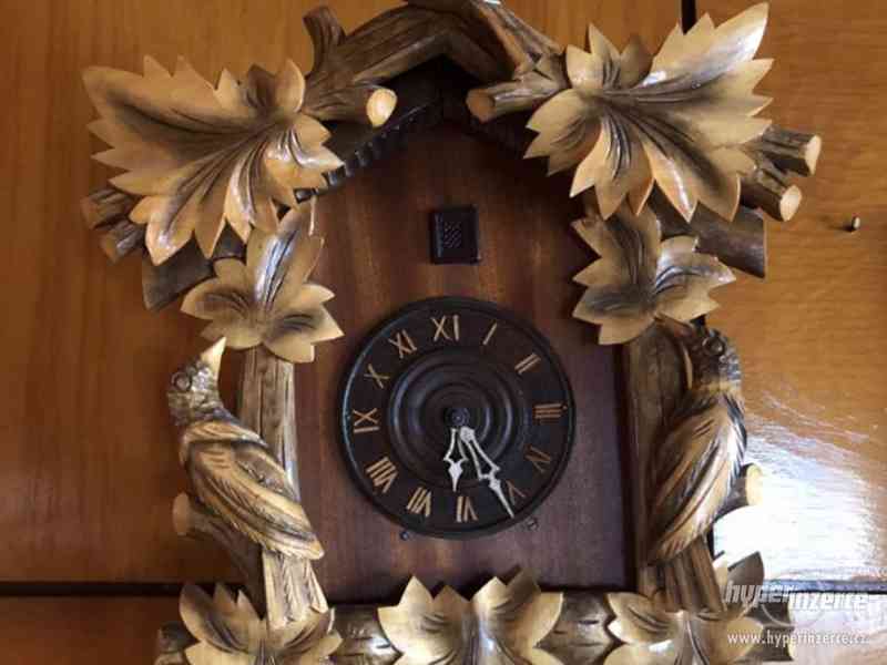 Kukačky - dřevěné nástěnné hodiny - foto 1