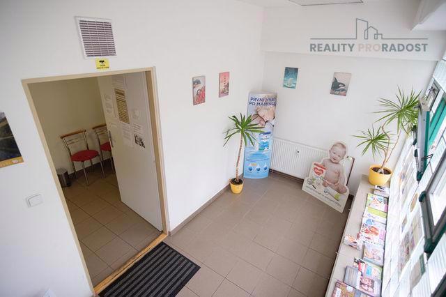 Pronájem nebytového prostoru - obchodní prostor - provozovna - ordinace - kanceláře, 62 m2, Olomouc - foto 2