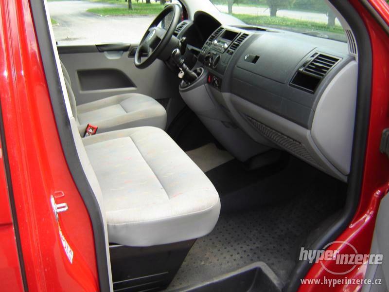 VW TRANSPORTER T5 1,9 TDI , KLIMA ,9 míst - foto 9