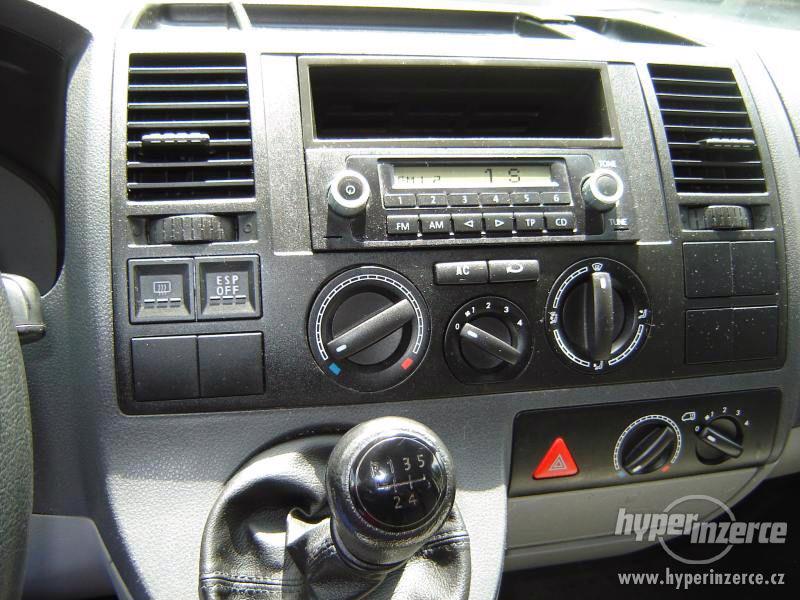 VW TRANSPORTER T5 1,9 TDI , KLIMA ,9 míst - foto 16
