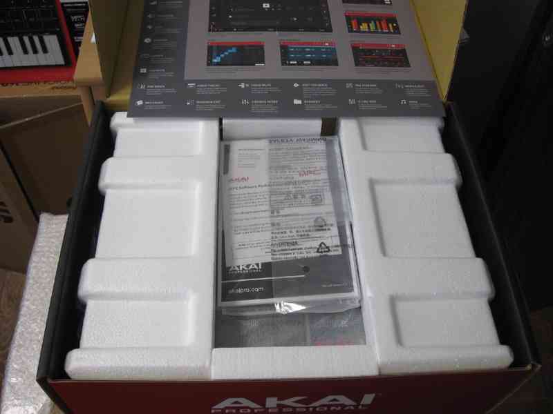 Akai MPC One RETRO – plně funkční, záruka 12 měsíců - foto 5