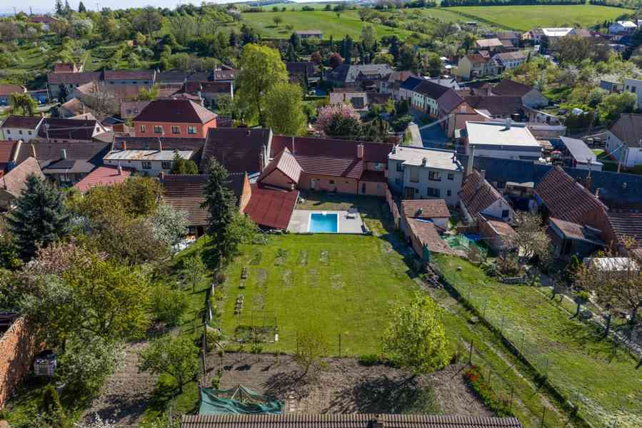PRODEJ PROSTORNÉHO RD 4+KK, VELKÝ POZEMEK, VÁŽANY U VYŠKOVA - foto 17