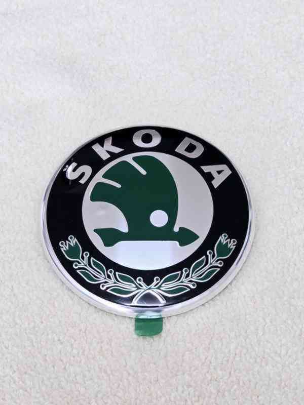 NOVÝ ORIGINÁL Znak Škoda Roomster zadní 1U0853621C 80 mm - foto 1