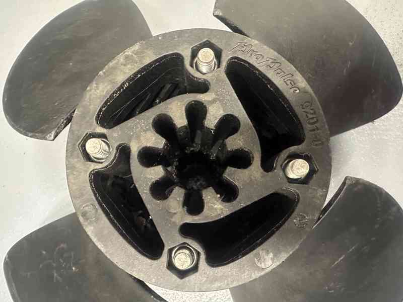 Lodní šroub MERCURY ALPHA ONE Pro-Pulse 9201-0 - foto 6