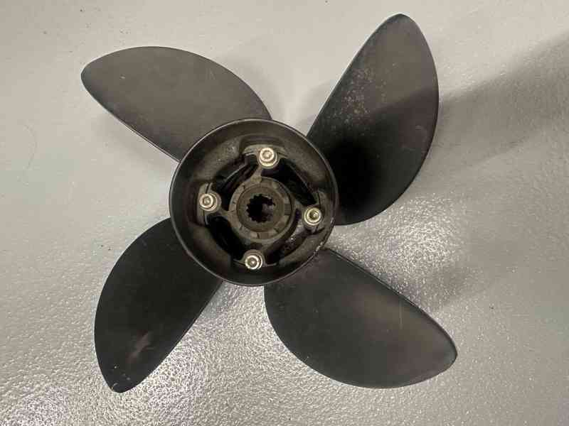 Lodní šroub MERCURY ALPHA ONE Pro-Pulse 9201-0 - foto 4