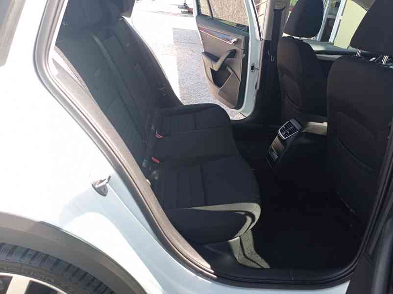 Škoda Octavia Scout 2.0 TDI 135kW/4x4/Tažné - foto 20