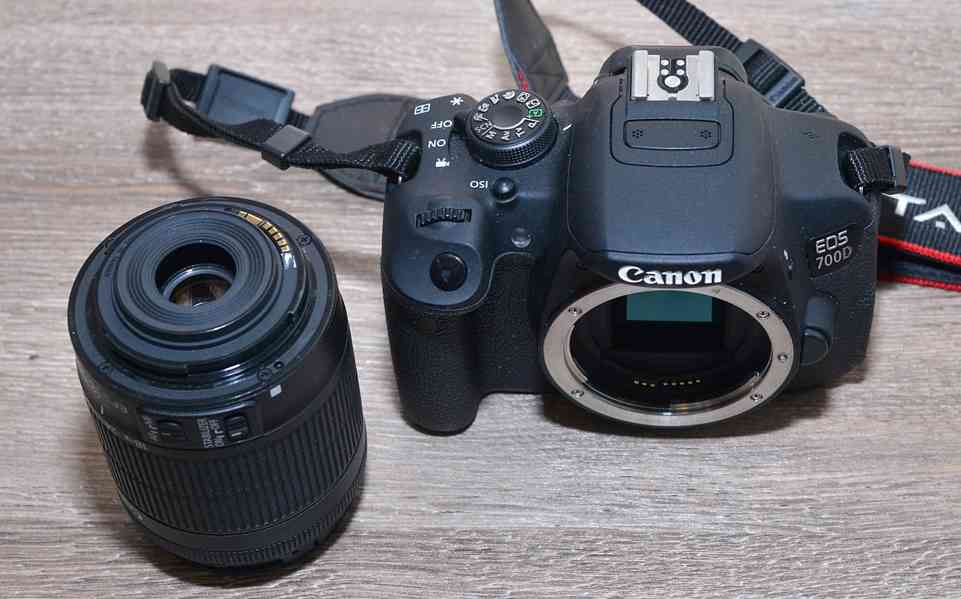 Canon EOS 700D + EF-S 18-55mm IS STM  4500 Exp. - foto 5