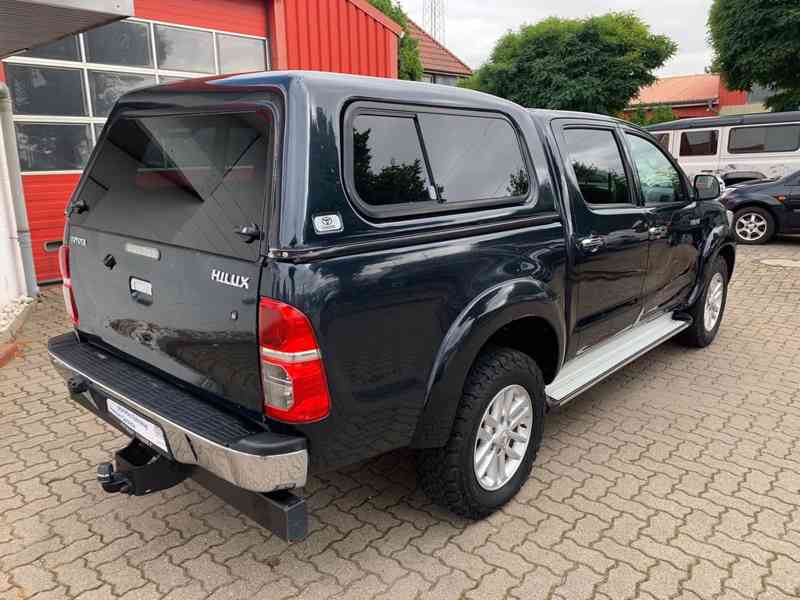 Toyota Hilux 3,0d Double Cab Executive Aut. 126kw - foto 17