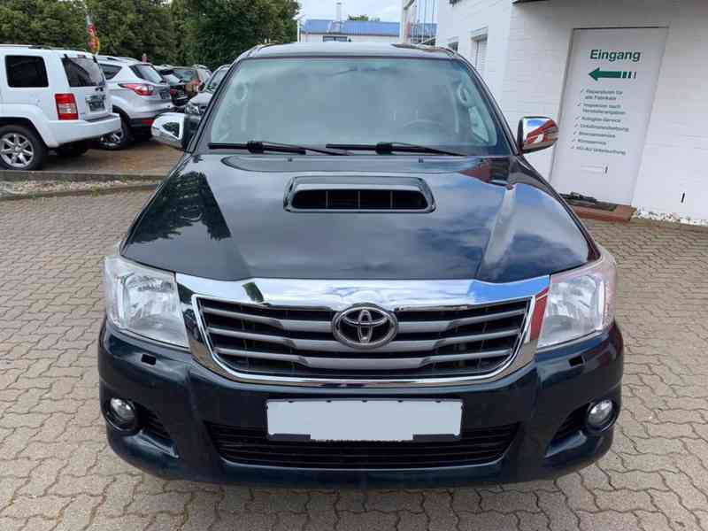 Toyota Hilux 3,0d Double Cab Executive Aut. 126kw - foto 22