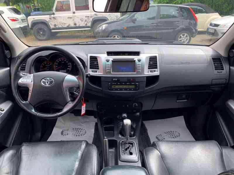 Toyota Hilux 3,0d Double Cab Executive Aut. 126kw - foto 23