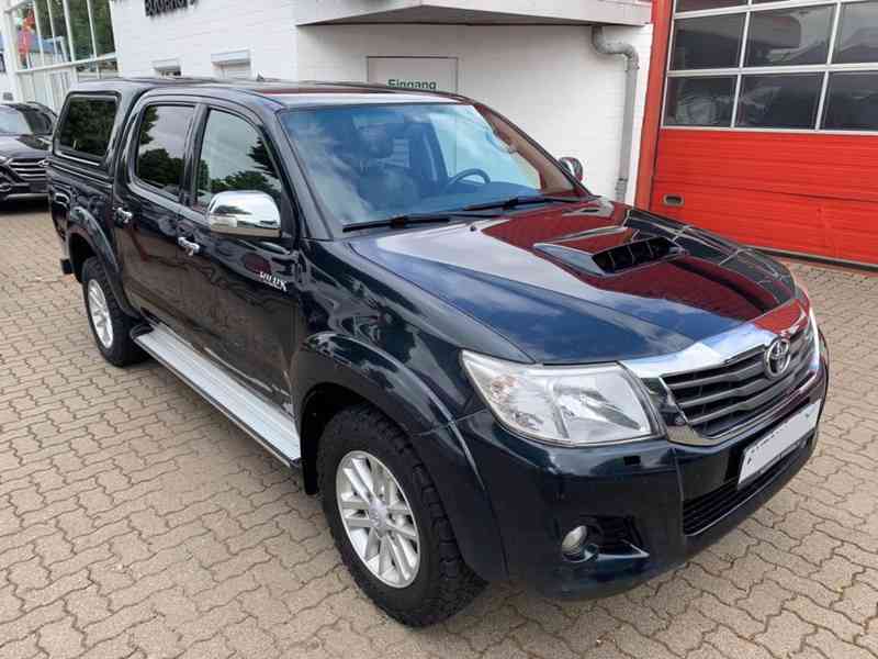 Toyota Hilux 3,0d Double Cab Executive Aut. 126kw - foto 1