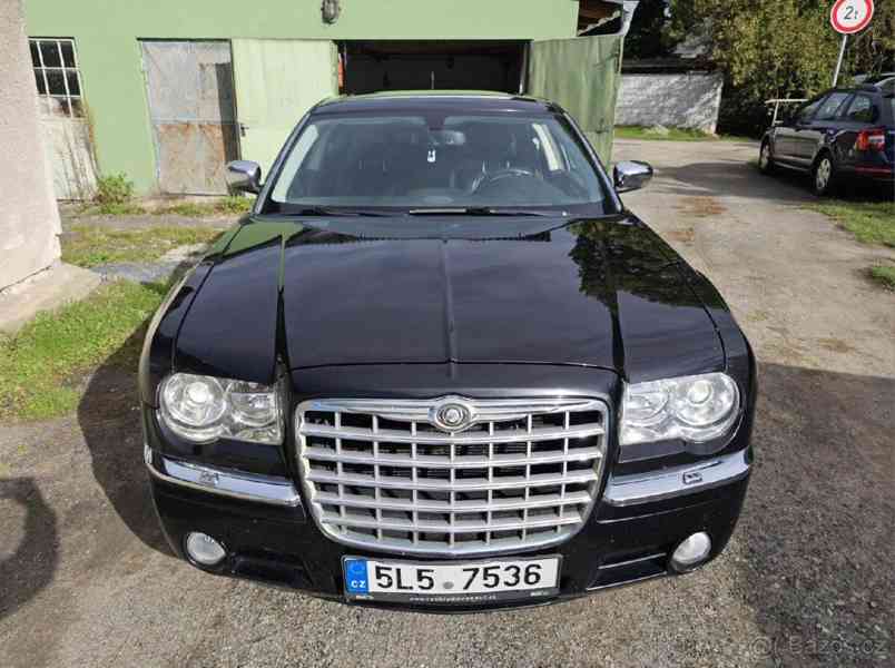 Chrysler 300C 3,0 L CRD V6  Chrysler 300C V6 160kw - foto 1