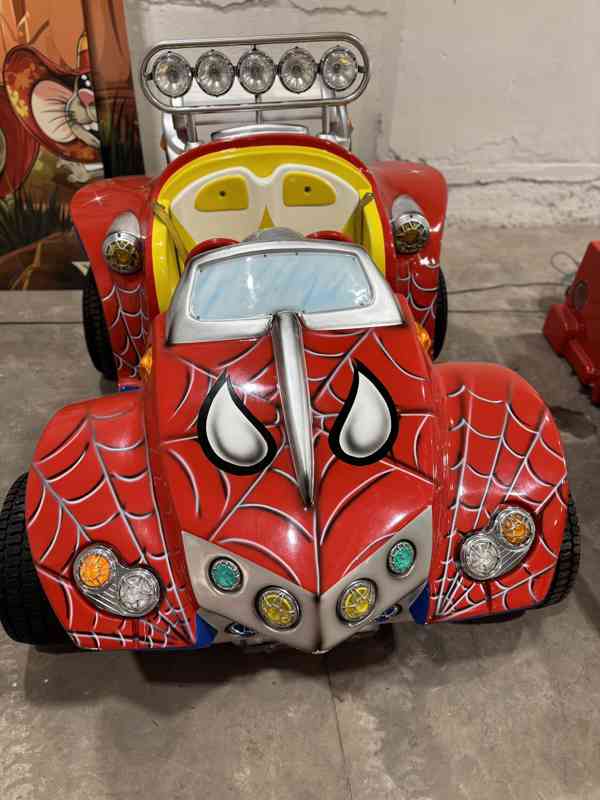 Spiderman auto (mincoví houpadlo)