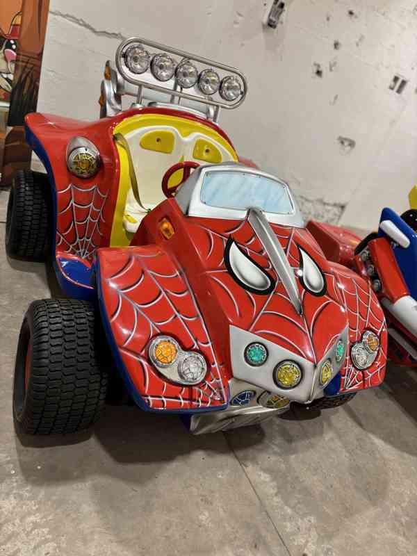 Spiderman auto (mincoví houpadlo) - foto 2