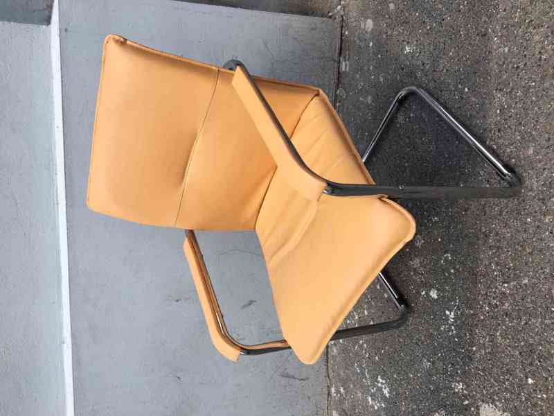 4 Kožené židle s opěradly - foto 1