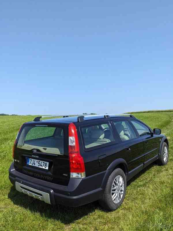Volvo XC70 2,5 - foto 8