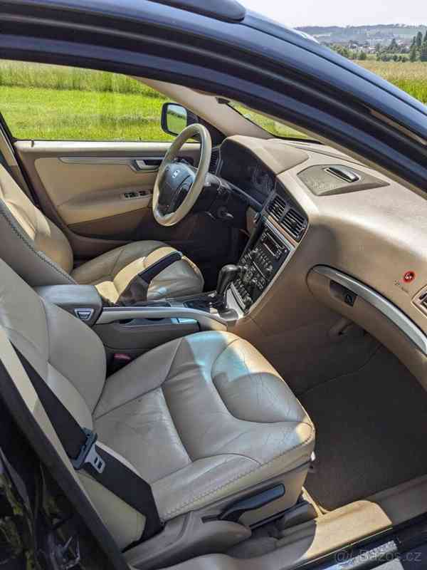 Volvo XC70 2,5 - foto 12
