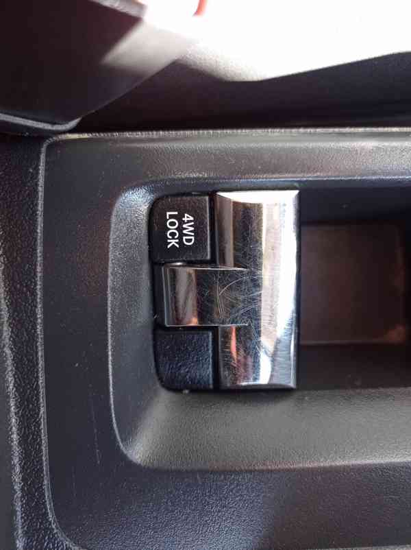 Jeep Compass 2.2 CRD/4x4/Výhřev/Navi/1Maj - foto 34