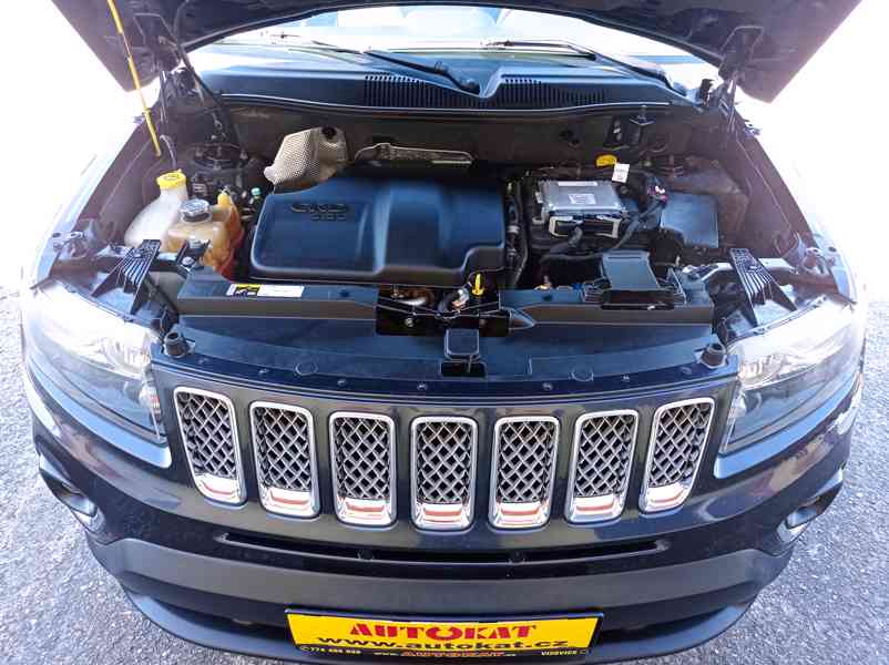Jeep Compass 2.2 CRD/4x4/Výhřev/Navi/1Maj - foto 9