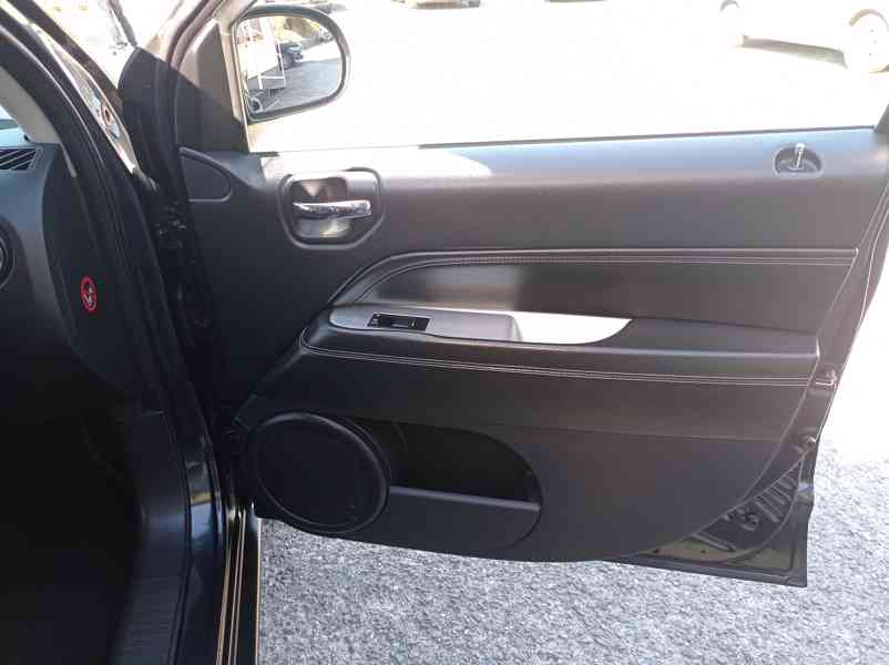 Jeep Compass 2.2 CRD/4x4/Výhřev/Navi/1Maj - foto 22