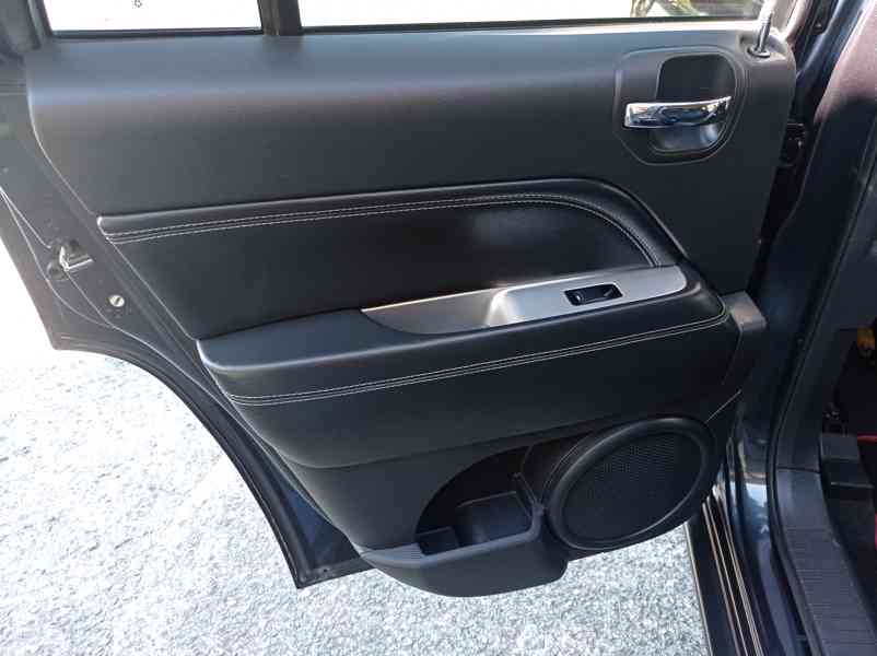 Jeep Compass 2.2 CRD/4x4/Výhřev/Navi/1Maj - foto 12