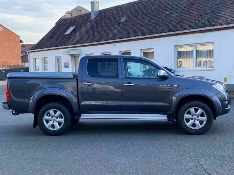 Toyota Hilux 3.0 Double Cab D-4D 126kw - foto 11