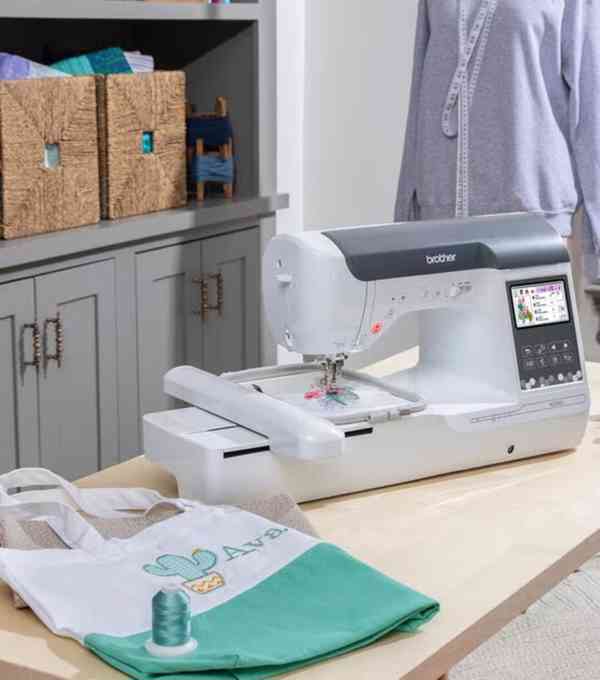 Brother SE2000 Embroidery & Sewing Machine with Embroidery