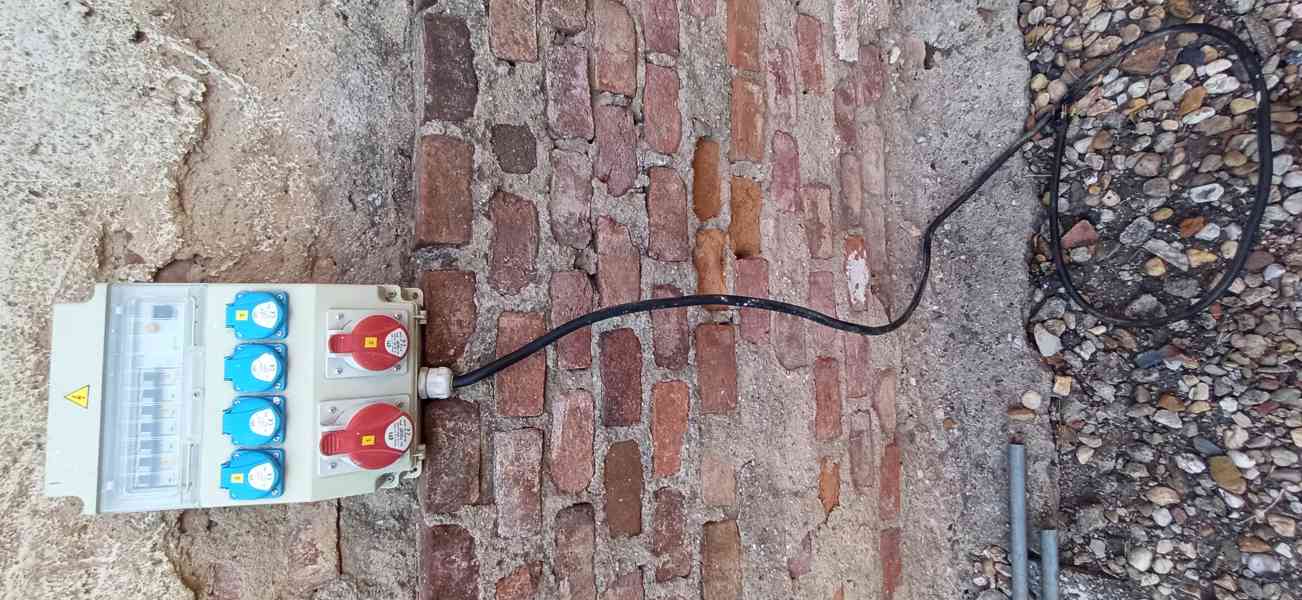 STAVEBNÍ ROZVADĚČ - foto 2