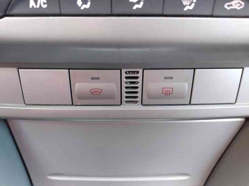 FORD FOCUS COMBI 1.6 16V AC,ČR,1.VLASTNÍK - foto 19