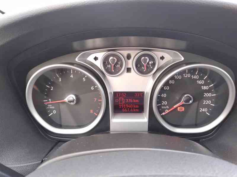 FORD FOCUS COMBI 1.6 16V AC,ČR,1.VLASTNÍK - foto 16