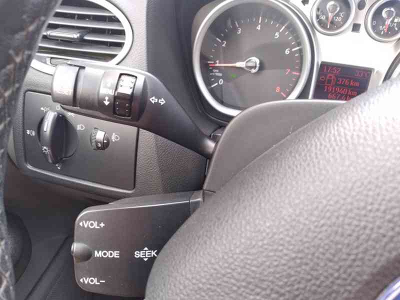 FORD FOCUS COMBI 1.6 16V AC,ČR,1.VLASTNÍK - foto 17