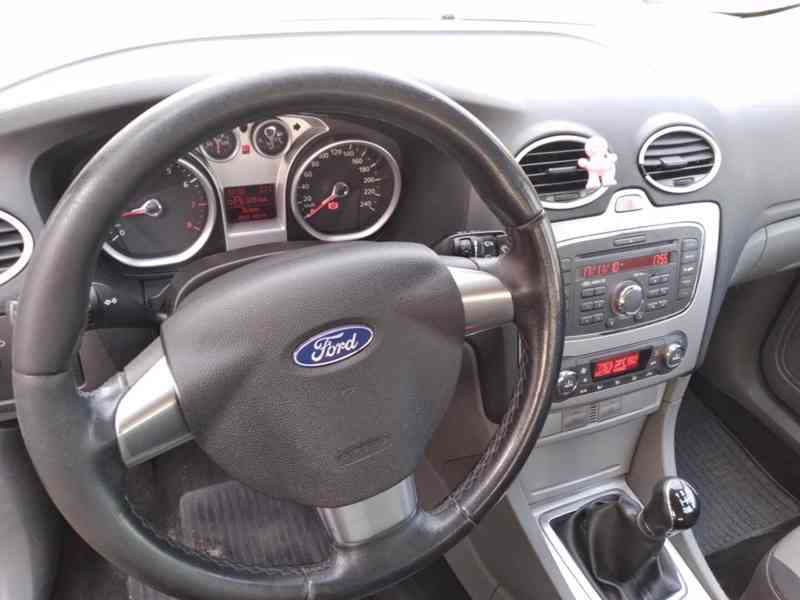 FORD FOCUS COMBI 1.6 16V AC,ČR,1.VLASTNÍK - foto 14
