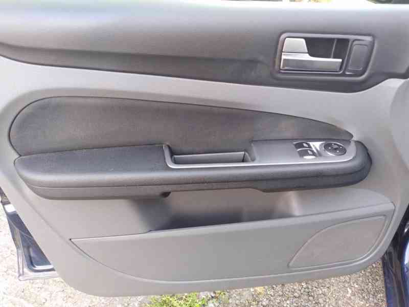 FORD FOCUS COMBI 1.6 16V AC,ČR,1.VLASTNÍK - foto 24