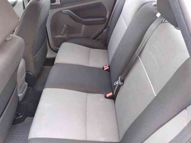 FORD FOCUS COMBI 1.6 16V AC,ČR,1.VLASTNÍK - foto 11