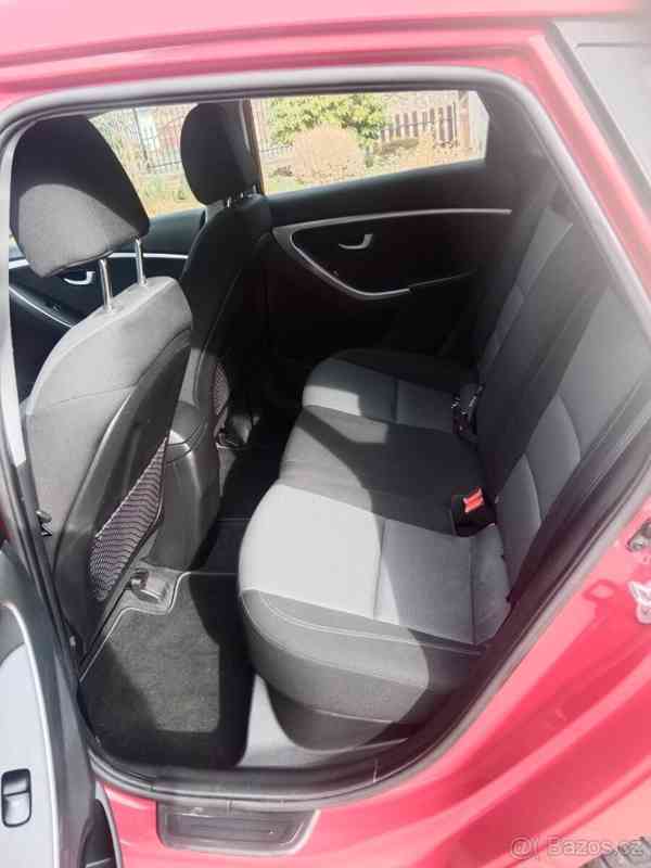 Hyundai i30 1,6   Prodej auta - foto 14