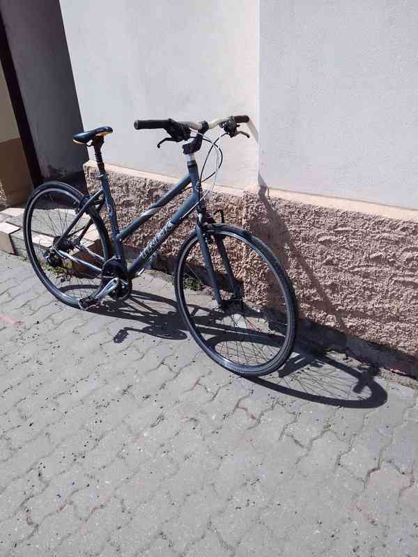 Dámské trekingové kolo Trek 720 FX - foto 3