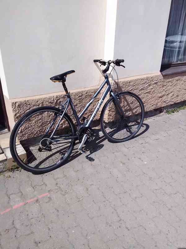 Dámské trekingové kolo Trek 720 FX - foto 2