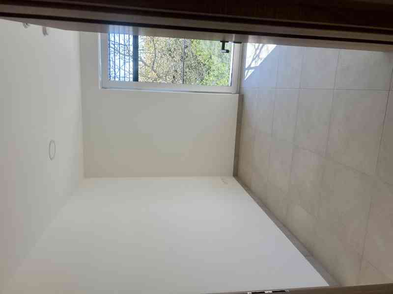 Moderní 2kk s balkonem, parkovacím stáním, klimou-novostavba - foto 8