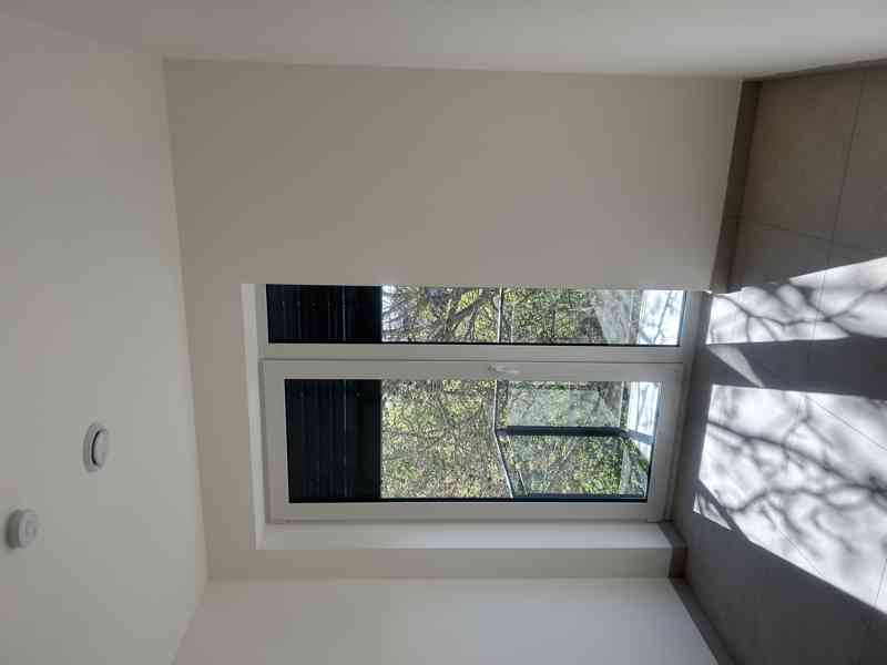 Moderní 2kk s balkonem, parkovacím stáním, klimou-novostavba - foto 9