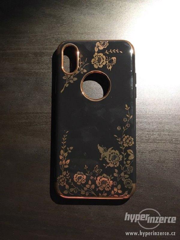 Černý iPhone X kryt s květinovým vzorem - foto 1