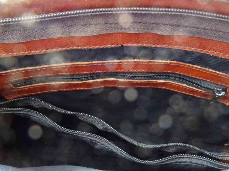 Kožená dámská kabelka přes rameno, elegantní  - foto 4