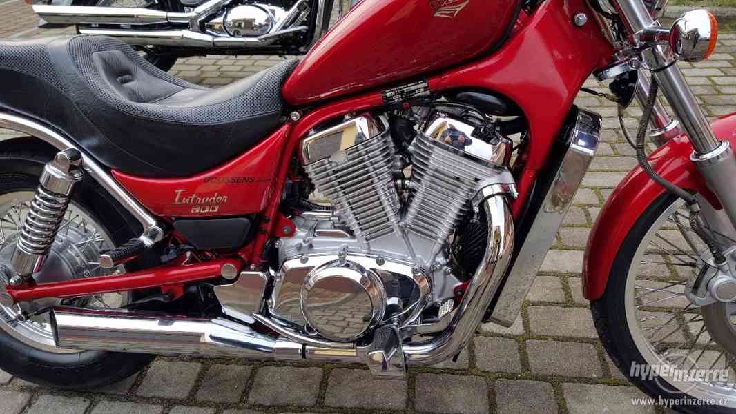 Suzuki VS 800 Intruder - foto 2